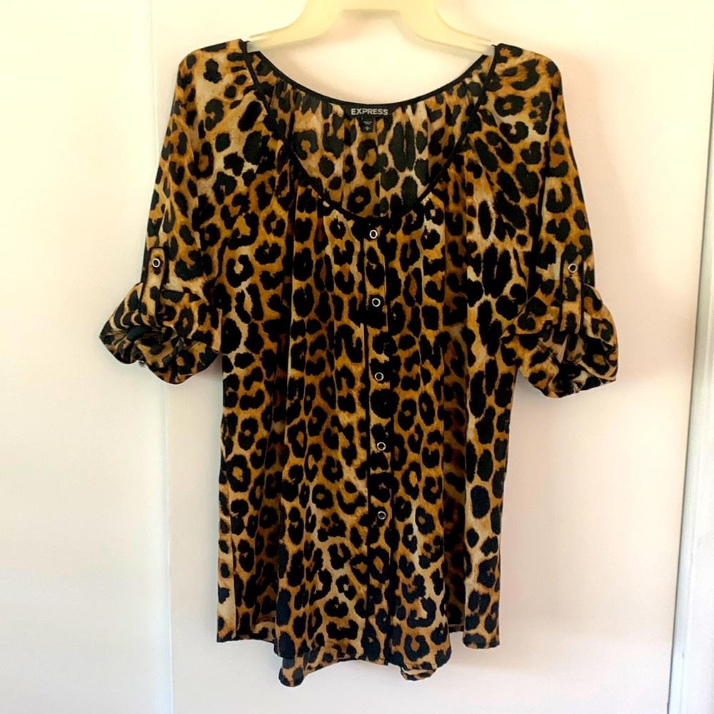 Cheetah print 3 quarter sleeve shirt with buttons